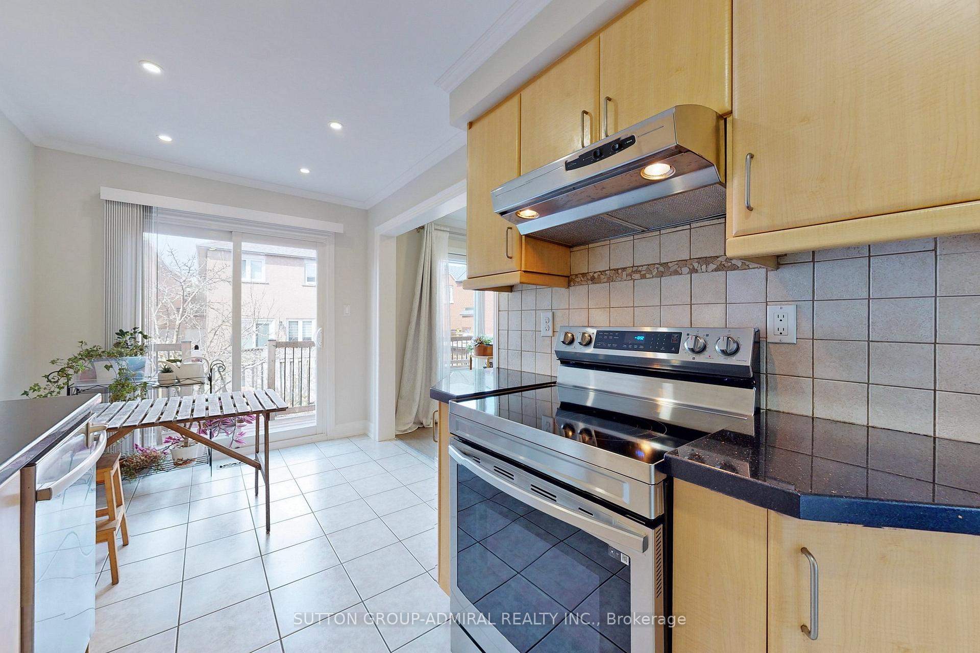 Photo 9 of 16 Opera Place, Vaughan, East Woodbridge — HOMEH