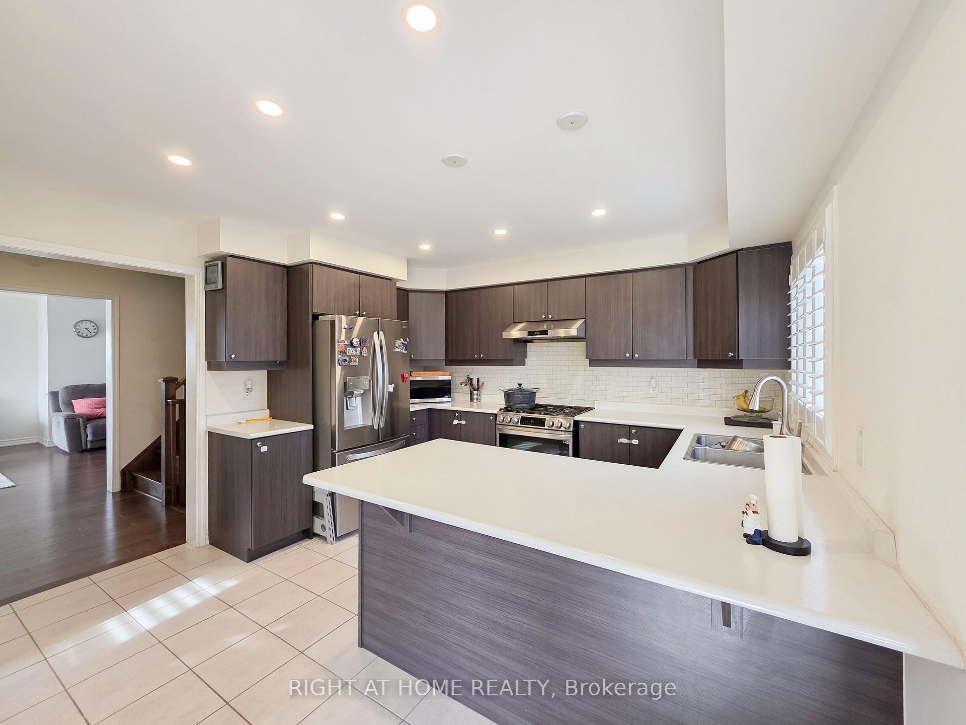 Photo 10 of 83 Whitefish Street, Whitby, Lynde Creek — HOMEH