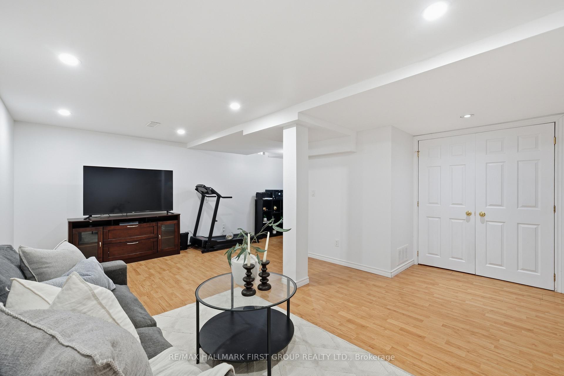 Photo 11 of 47 Telegraph Drive, Whitby, Williamsburg — HOMEH