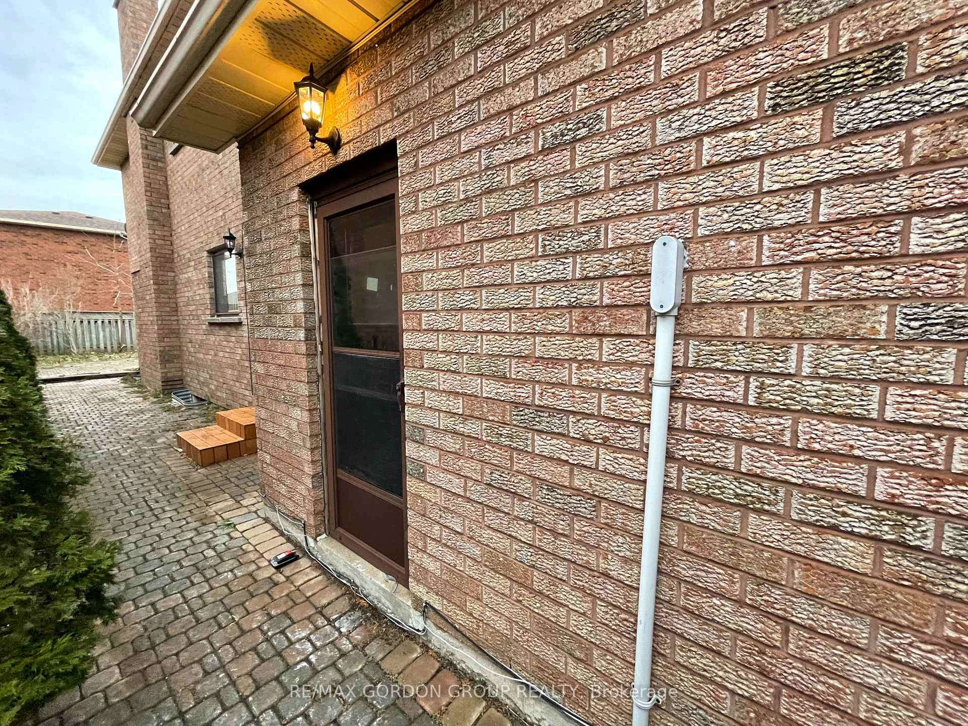 Photo 2 of Unit Lower, 544 Aberdeen Avenue, Vaughan, East Woodbridge — HOMEH