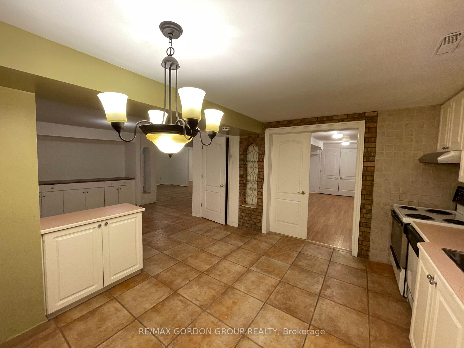 Photo 4 of Unit Lower, 544 Aberdeen Avenue, Vaughan, East Woodbridge — HOMEH