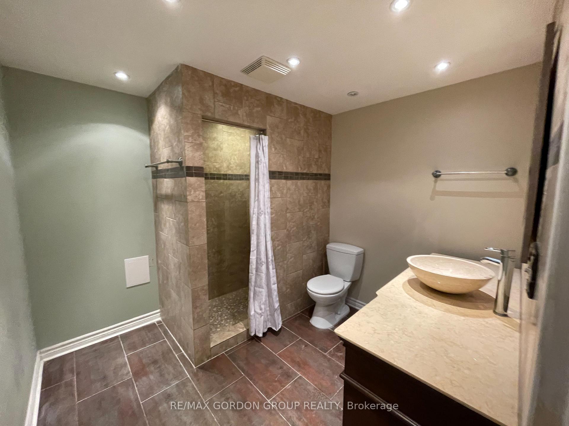 Photo 12 of Unit Lower, 544 Aberdeen Avenue, Vaughan, East Woodbridge — HOMEH