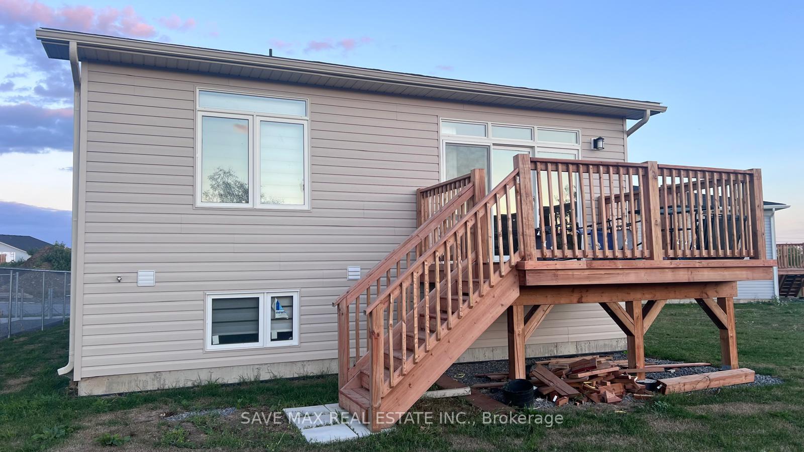Photo 9 of 22 Summit Crescent, Belleville, Belleville Ward — HOMEH