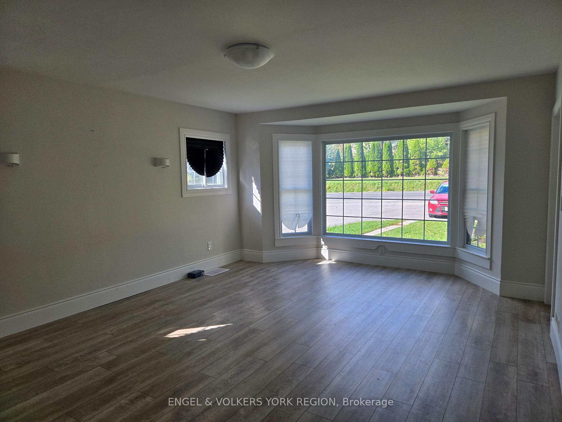 Photo 8 of Unit 2, 279 Blake Street, Barrie, North Shore — HOMEH