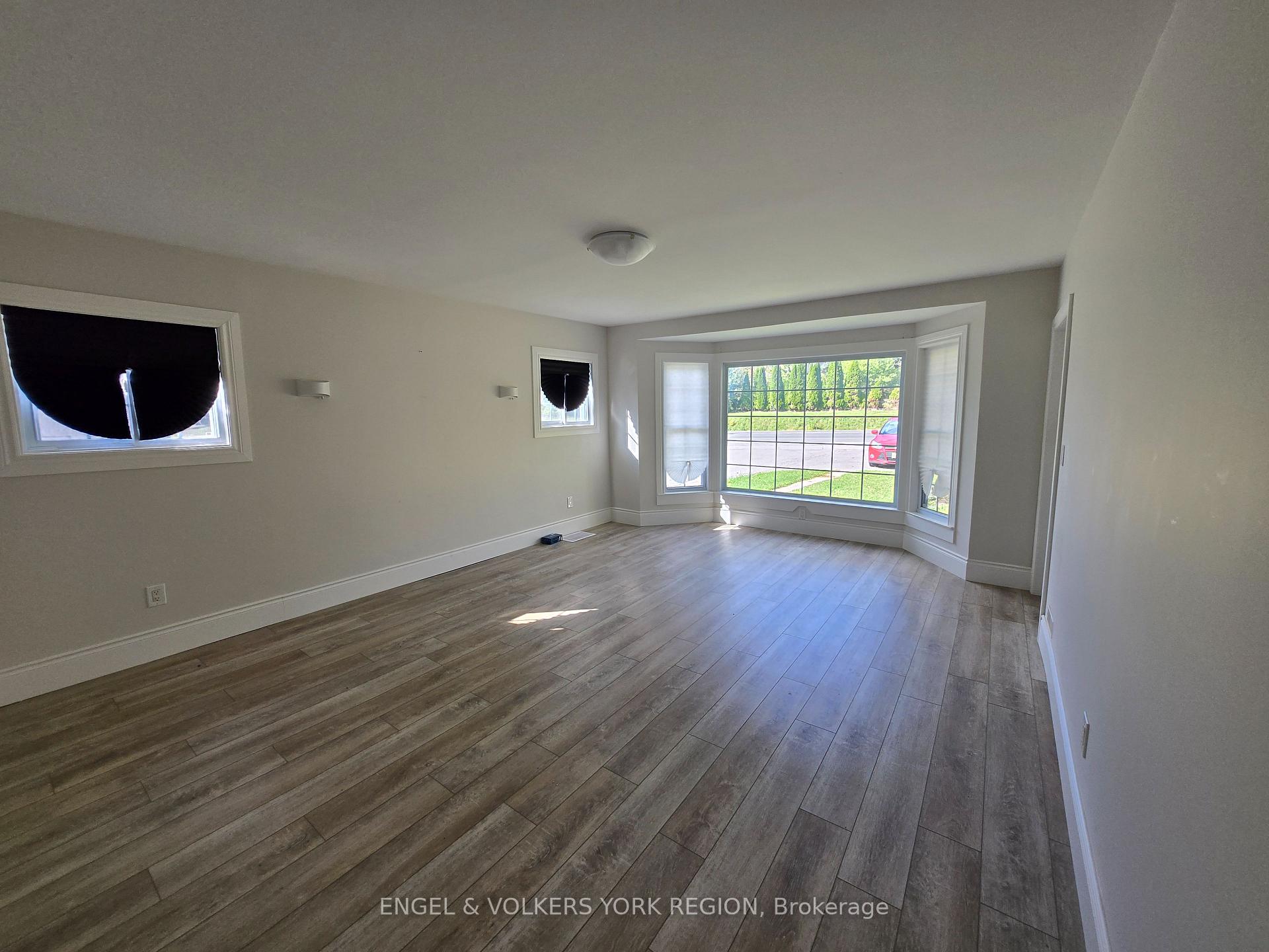 Photo 2 of Unit 2, 279 Blake Street, Barrie, North Shore — HOMEH