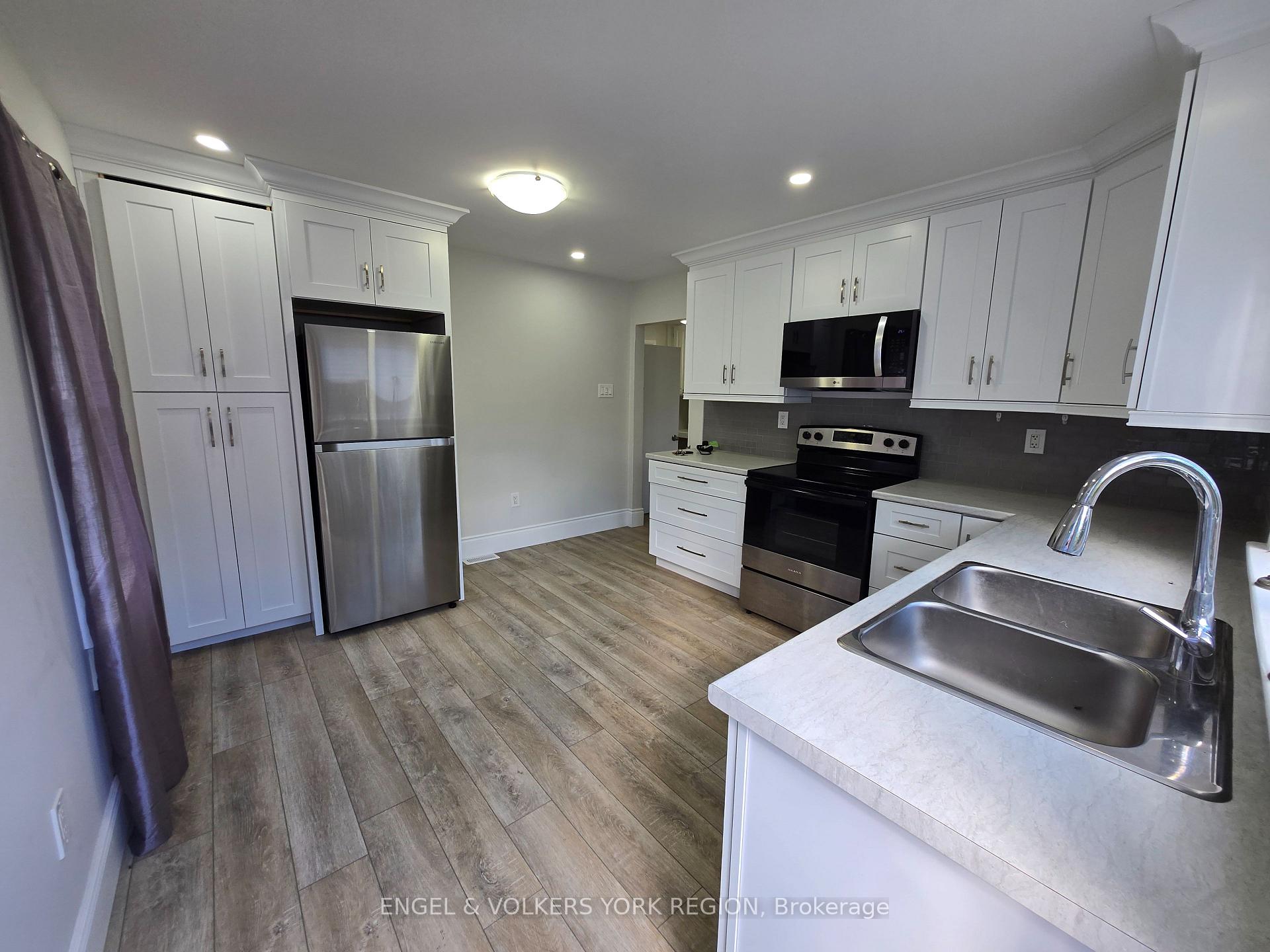 Photo 18 of Unit 2, 279 Blake Street, Barrie, North Shore — HOMEH