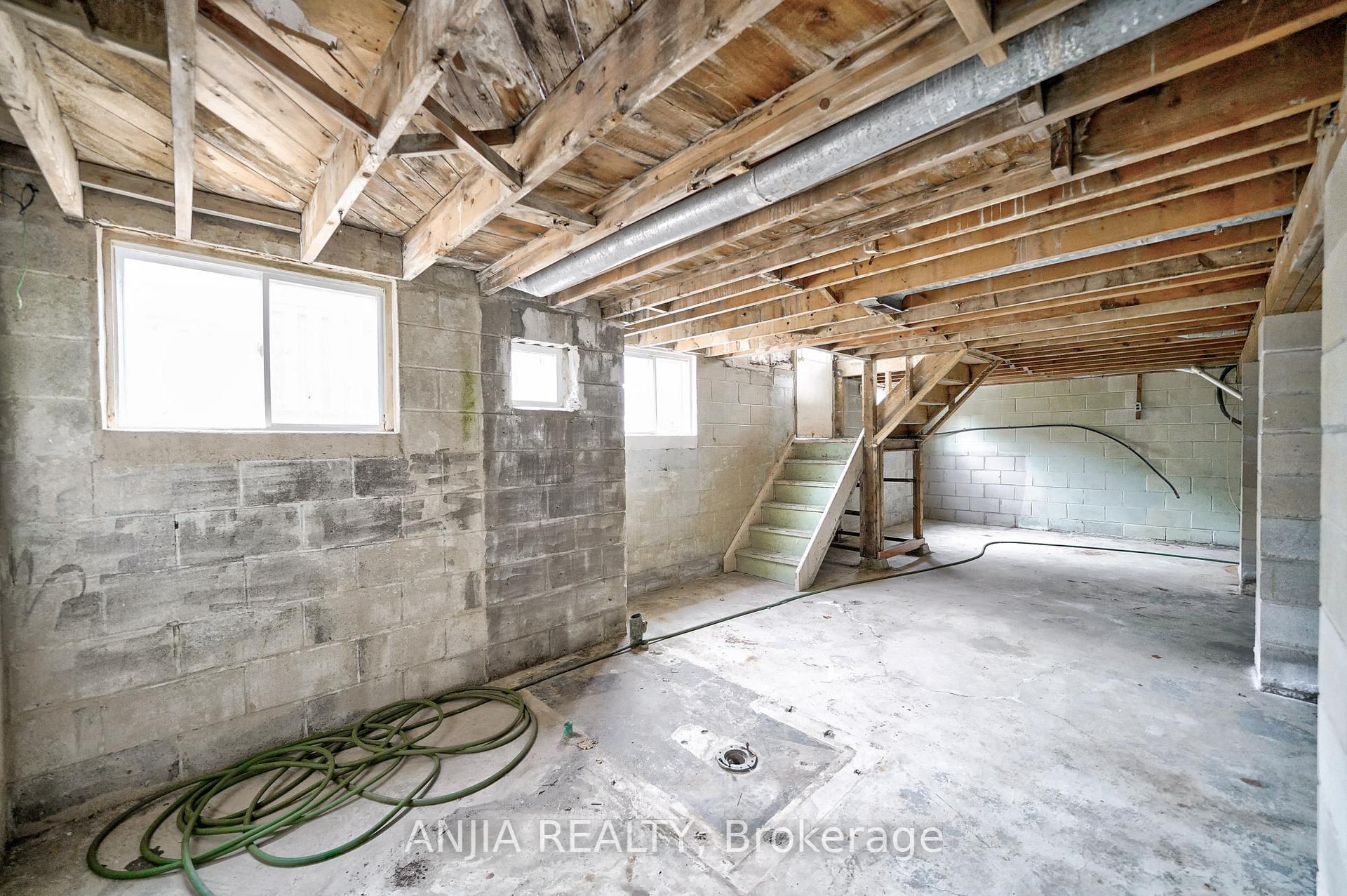 Photo 4 of 47 Lincoln Green Drive, Markham, Bullock — HOMEH