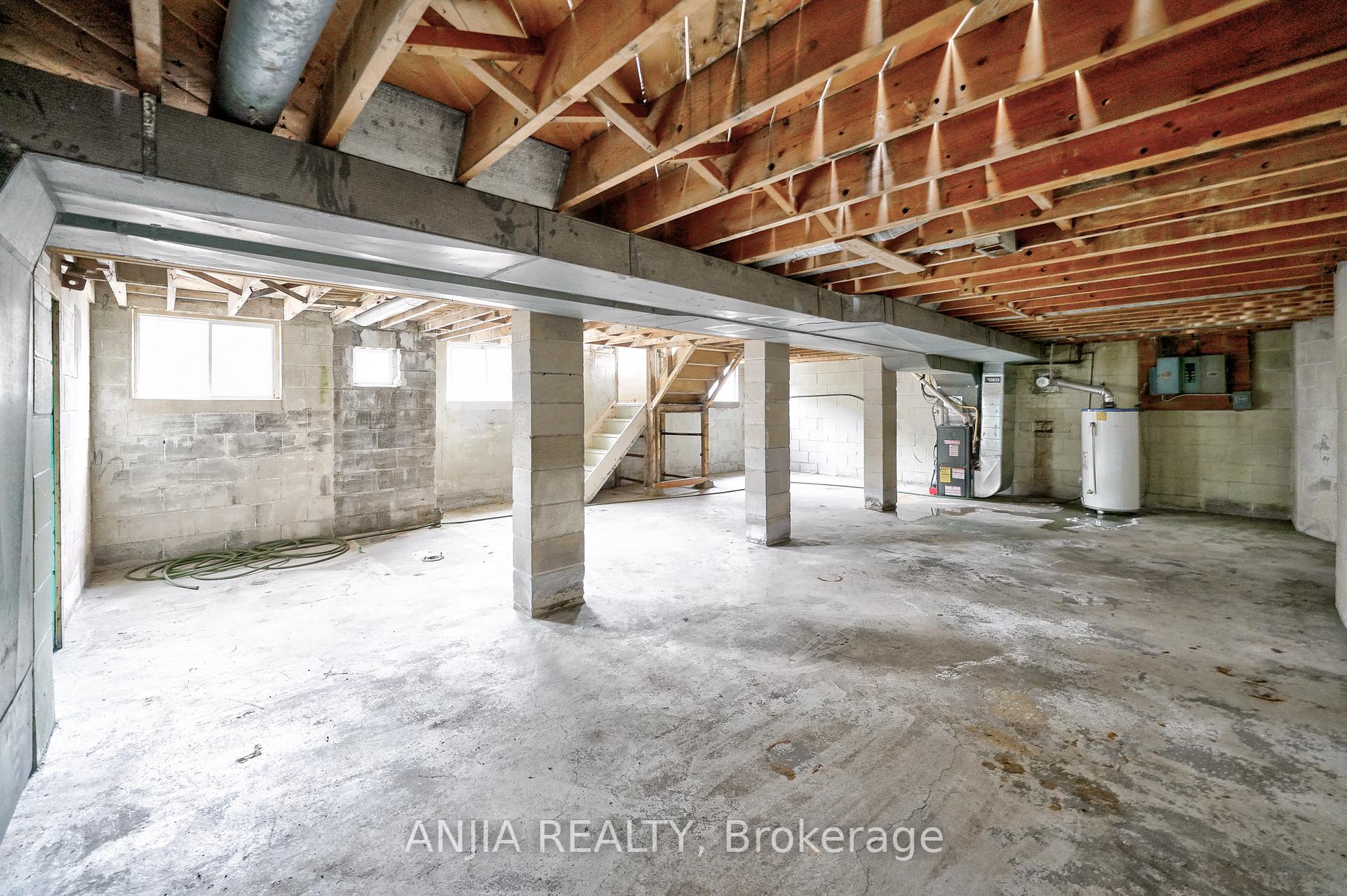 Photo 6 of 47 Lincoln Green Drive, Markham, Bullock — HOMEH