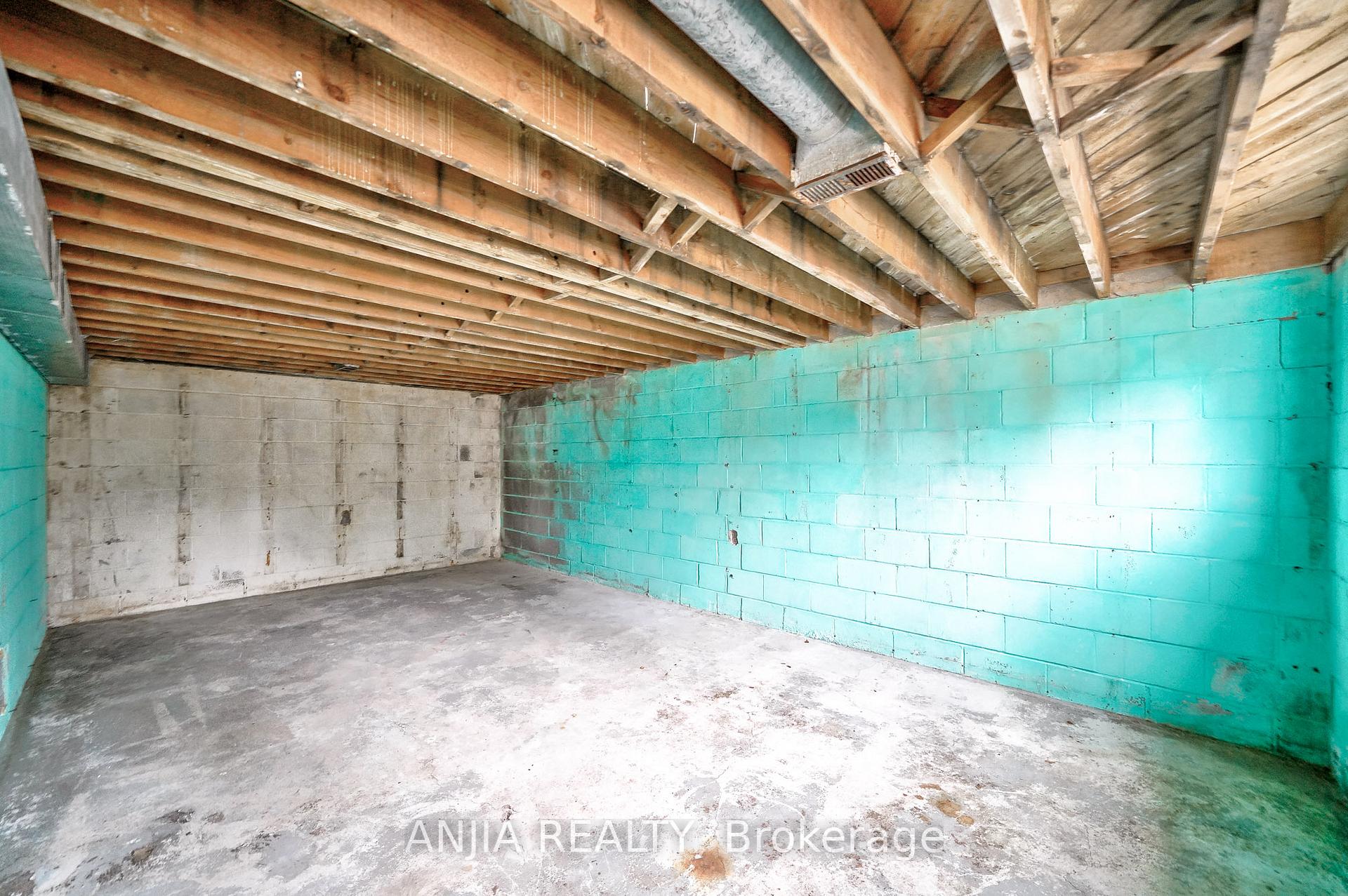 Photo 9 of 47 Lincoln Green Drive, Markham, Bullock — HOMEH