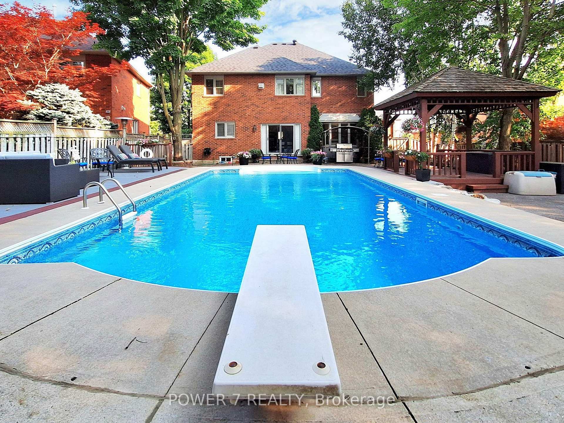 Photo 2 of 17 Macrill Road, Markham, Cachet — HOMEH