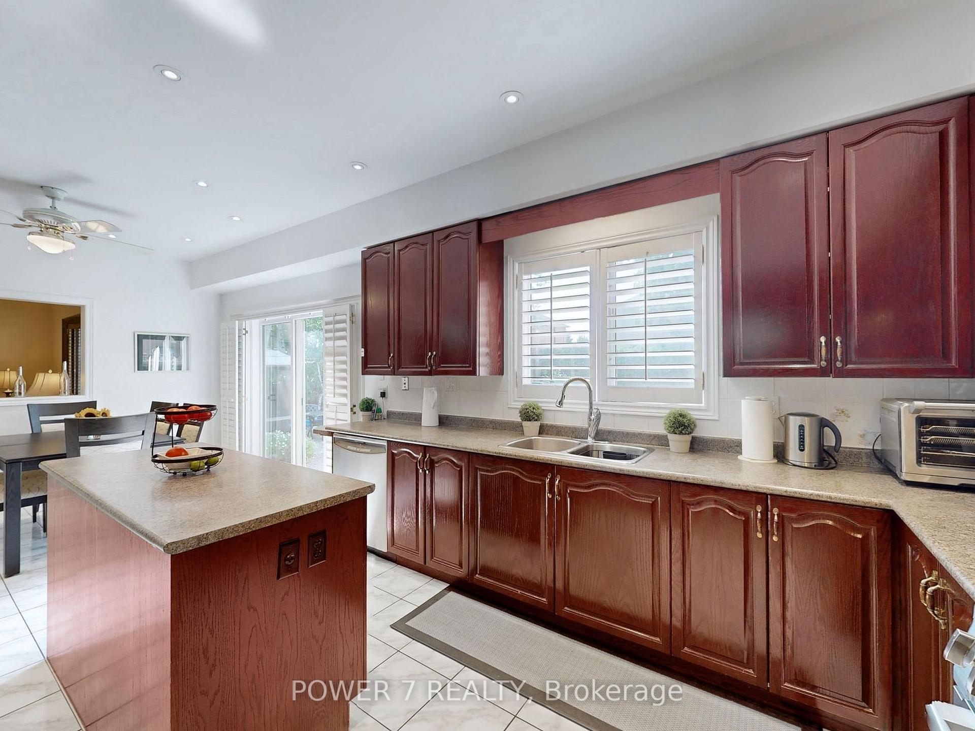 Photo 9 of 17 Macrill Road, Markham, Cachet — HOMEH