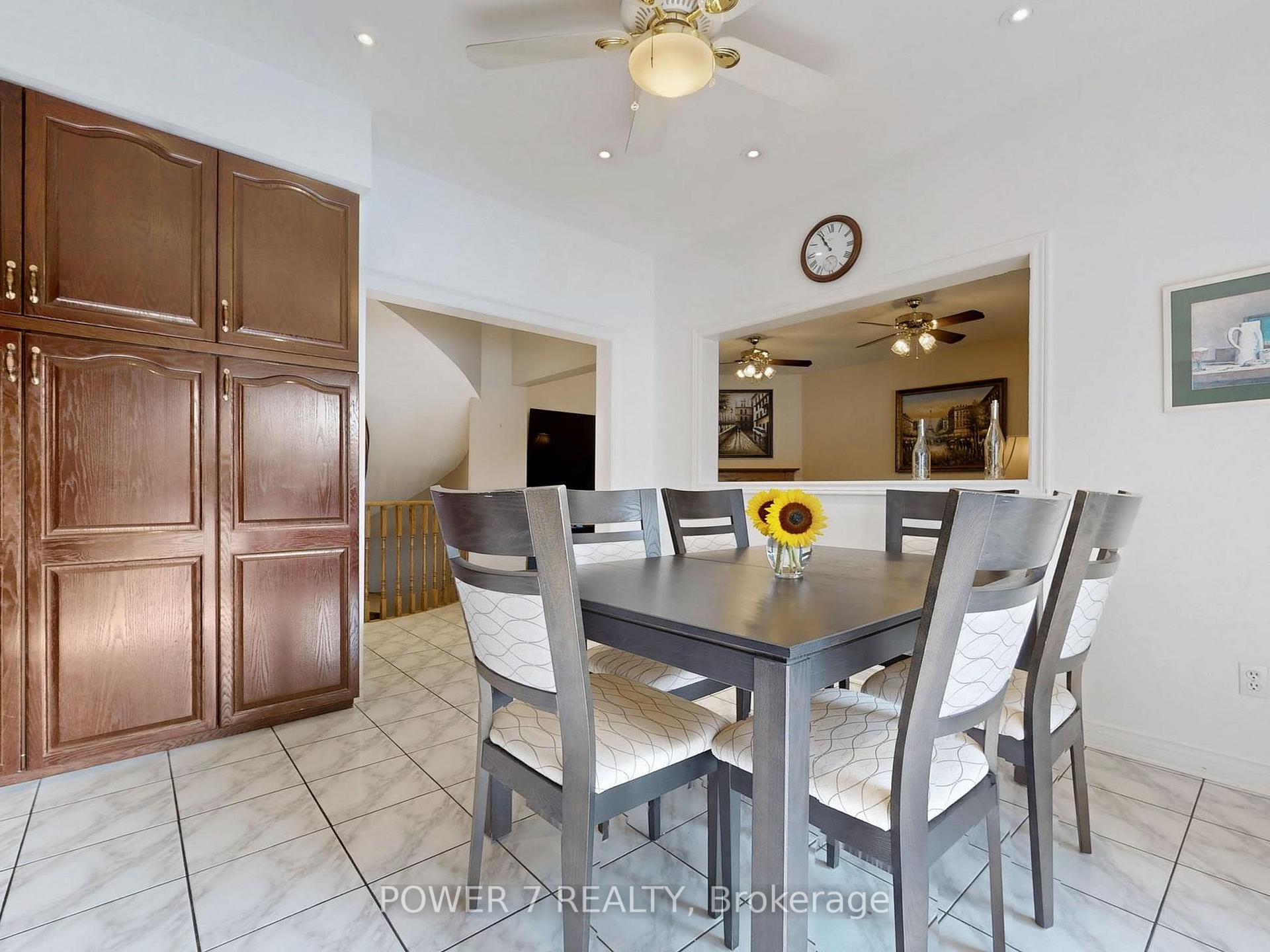 Photo 13 of 17 Macrill Road, Markham, Cachet — HOMEH