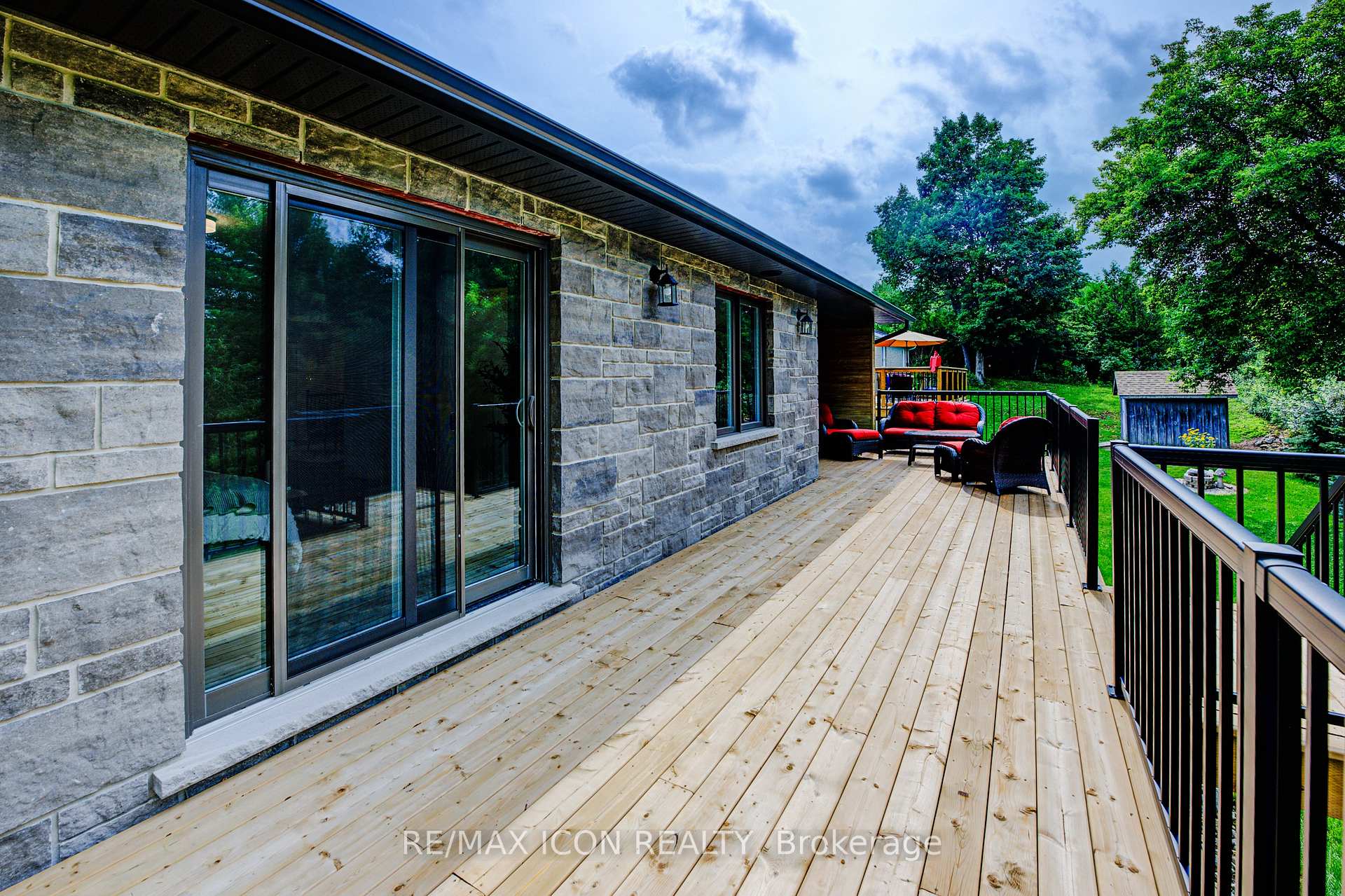 Photo 35 of 514 Lambton Street W, West Grey — HOMEH