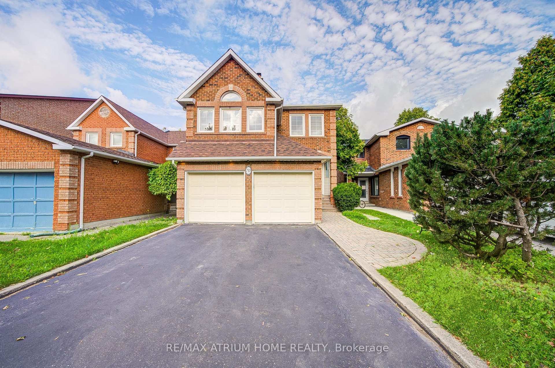 Photo 1 of 70 Millcroft Way, Vaughan, Brownridge — HOMEH