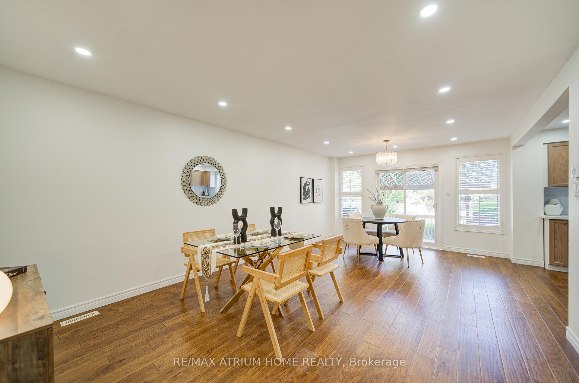 Photo 10 of 70 Millcroft Way, Vaughan, Brownridge — HOMEH