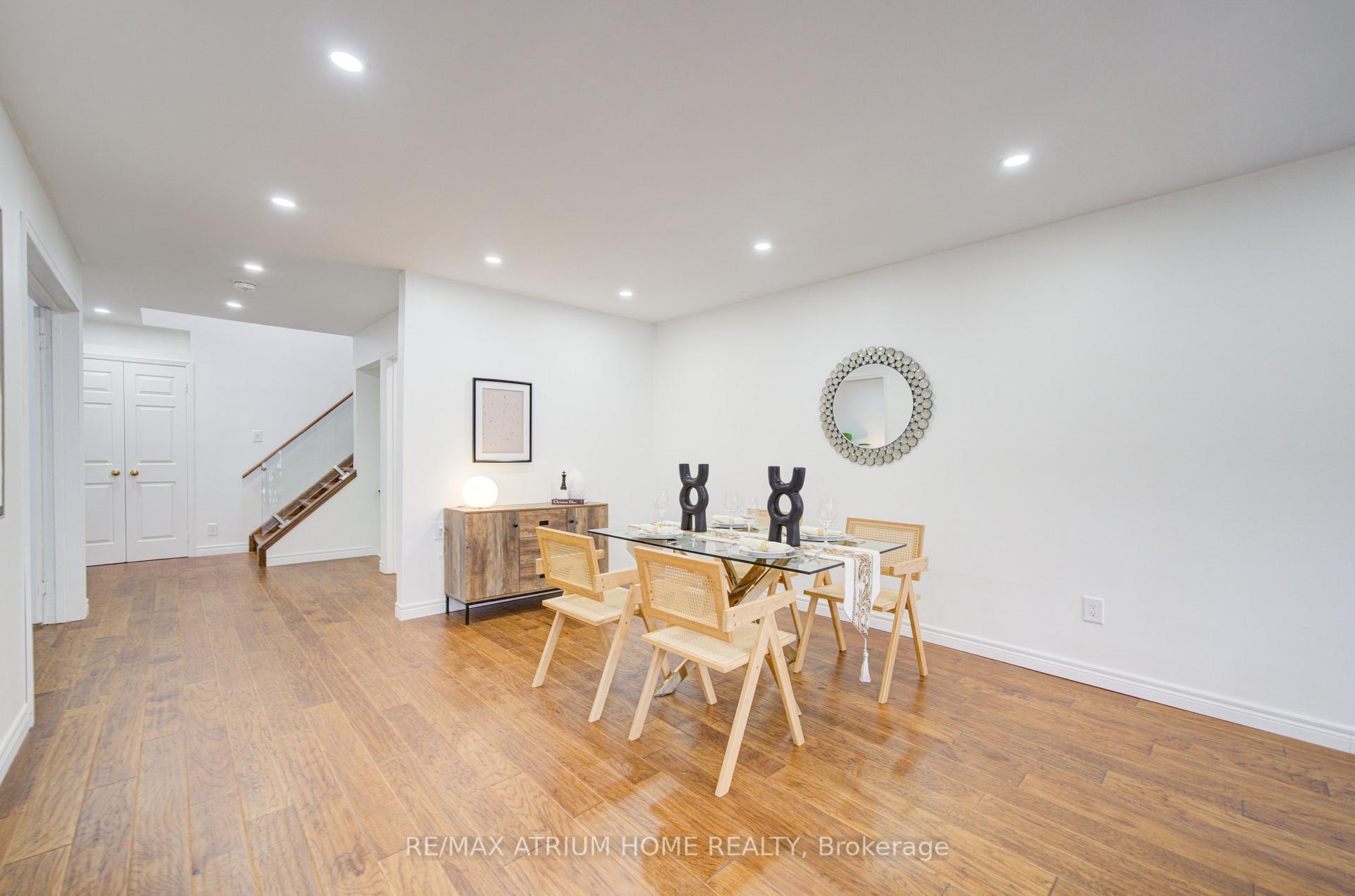 Photo 12 of 70 Millcroft Way, Vaughan, Brownridge — HOMEH