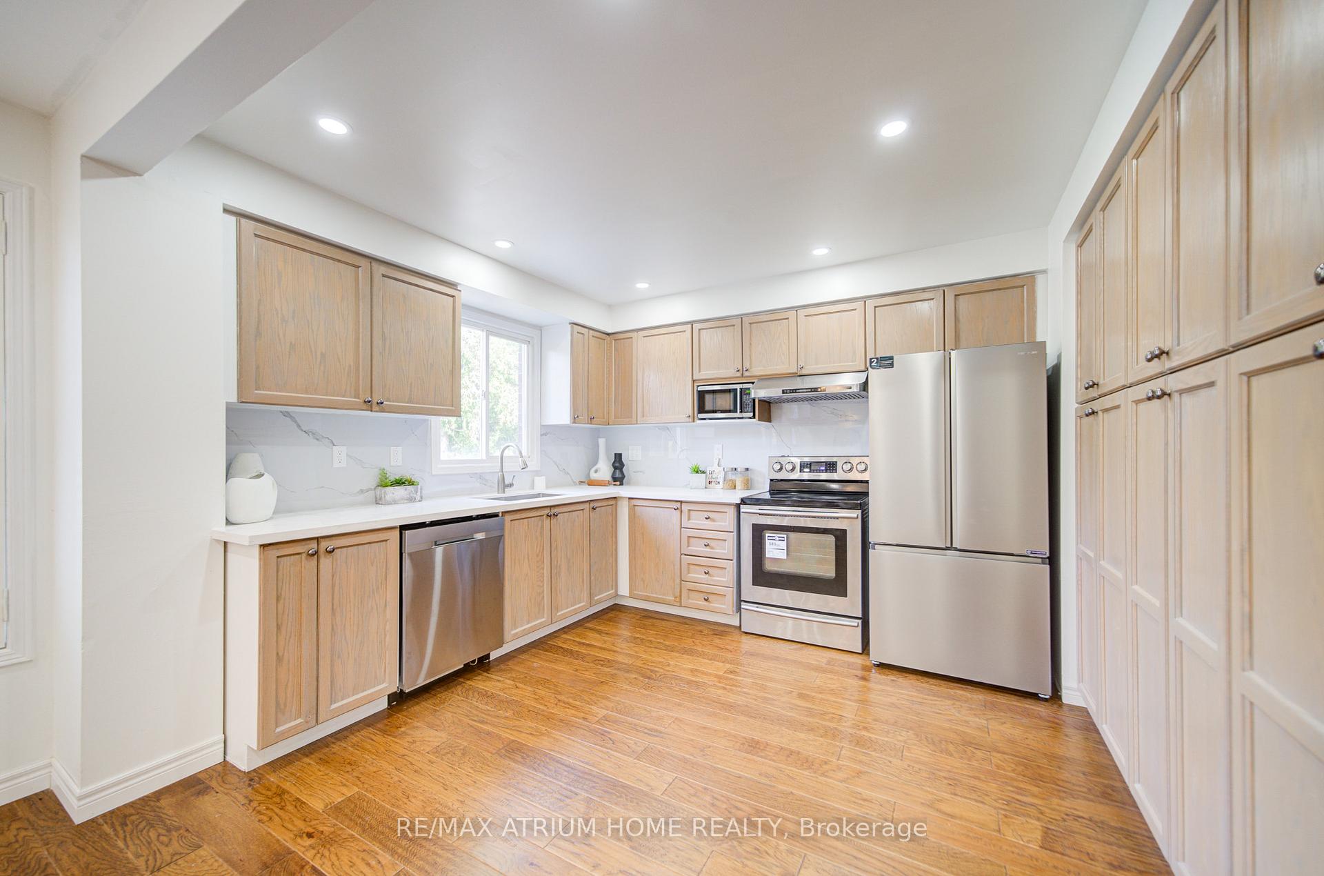 Photo 17 of 70 Millcroft Way, Vaughan, Brownridge — HOMEH