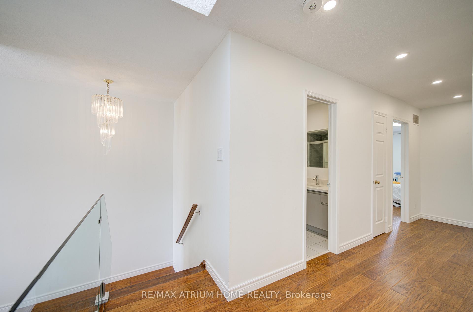 Photo 23 of 70 Millcroft Way, Vaughan, Brownridge — HOMEH