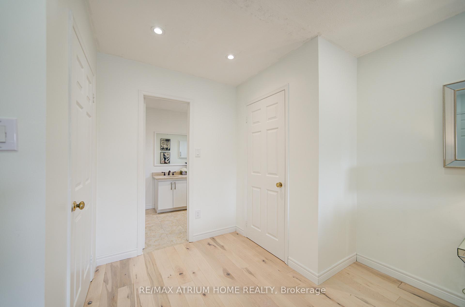 Photo 27 of 70 Millcroft Way, Vaughan, Brownridge — HOMEH