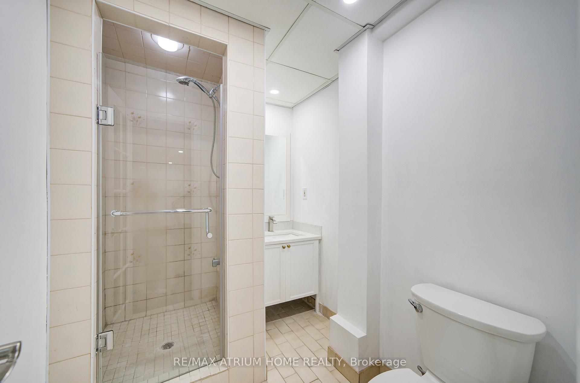 Photo 38 of 70 Millcroft Way, Vaughan, Brownridge — HOMEH
