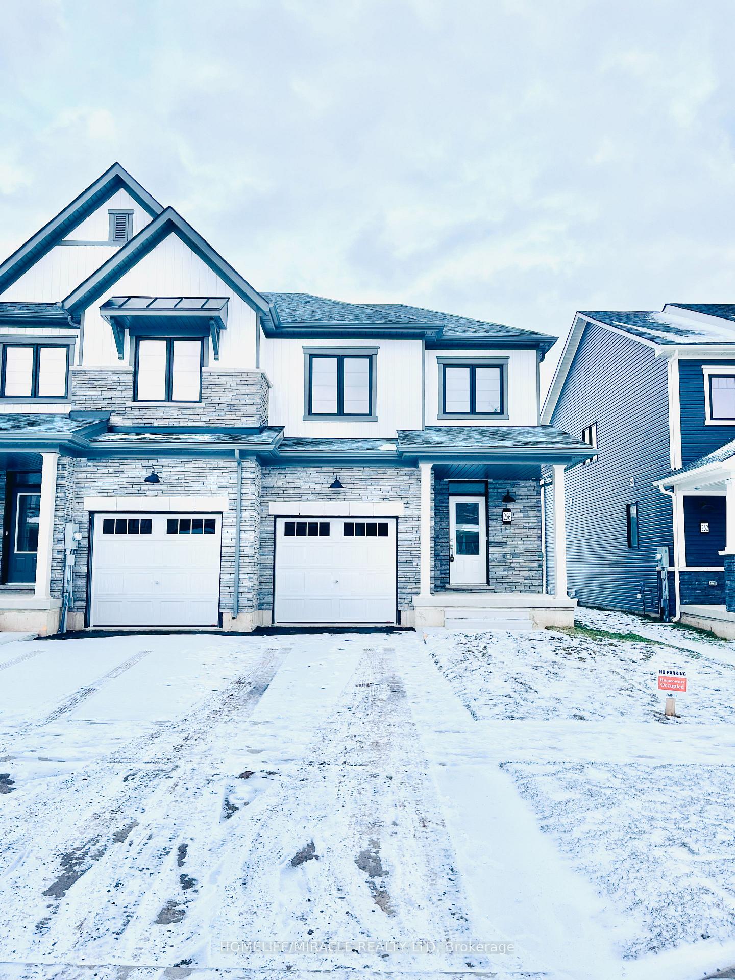 Photo 2 of 256 Port Crescent, Welland, Dain City — HOMEH