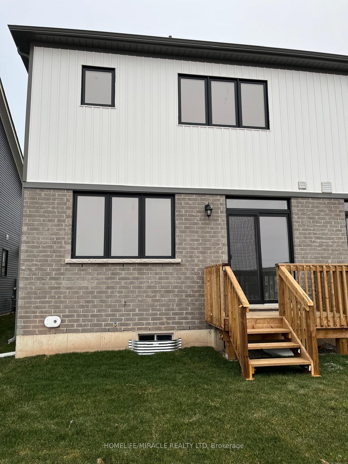 Photo 22 of 256 Port Crescent, Welland, Dain City — HOMEH