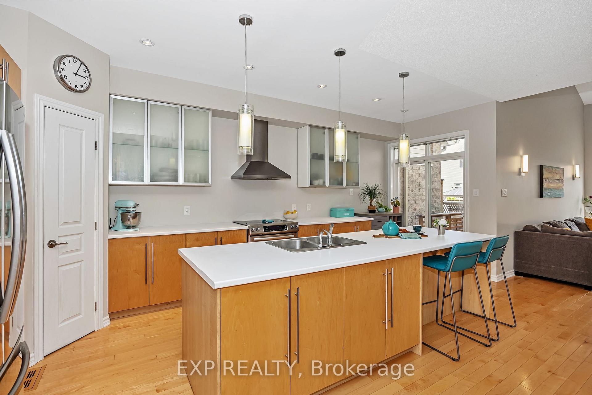 Photo 6 of 694 Bowercrest Crescent, Ottawa, Riverside South/Gloucester Glen — HOMEH