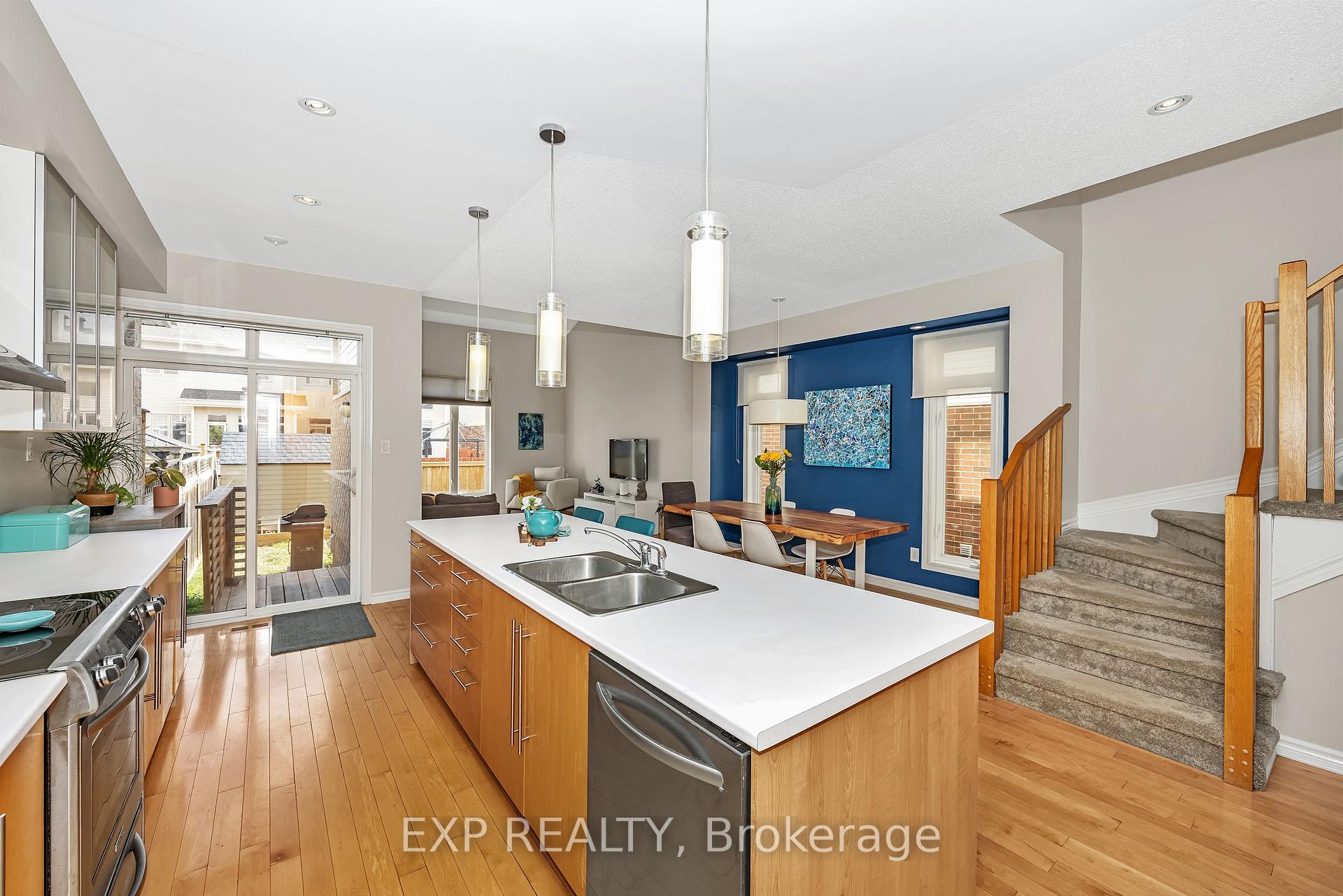Photo 7 of 694 Bowercrest Crescent, Ottawa, Riverside South/Gloucester Glen — HOMEH