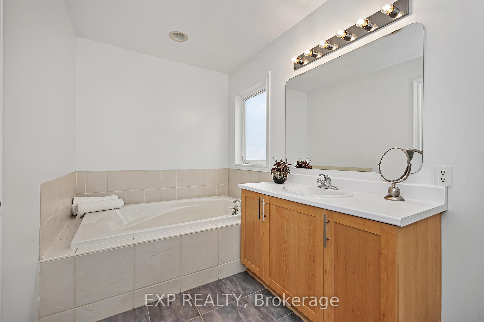 Photo 17 of 694 Bowercrest Crescent, Ottawa, Riverside South/Gloucester Glen — HOMEH