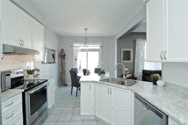 Photo 4 of 10 Brookvalley Avenue, Whitby, Brooklin — HOMEH