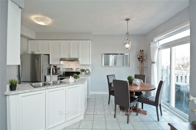 Photo 6 of 10 Brookvalley Avenue, Whitby, Brooklin — HOMEH
