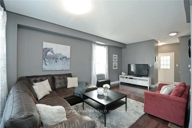 Photo 7 of 10 Brookvalley Avenue, Whitby, Brooklin — HOMEH