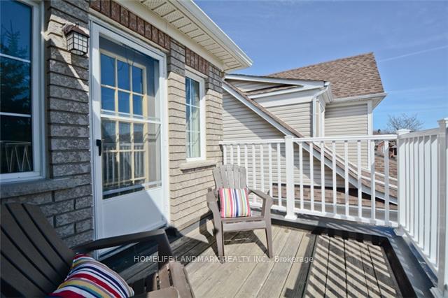 Photo 11 of 10 Brookvalley Avenue, Whitby, Brooklin — HOMEH