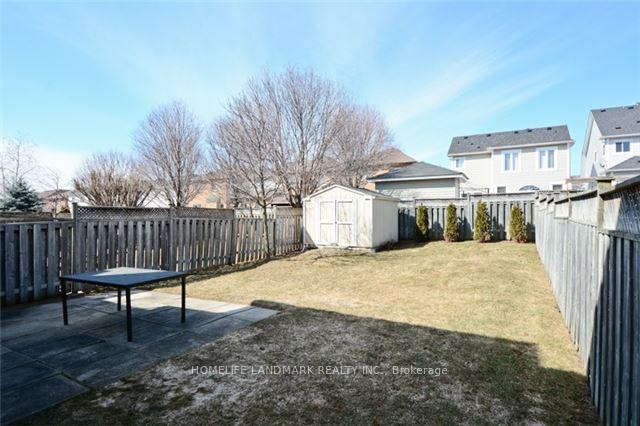 Photo 12 of 10 Brookvalley Avenue, Whitby, Brooklin — HOMEH