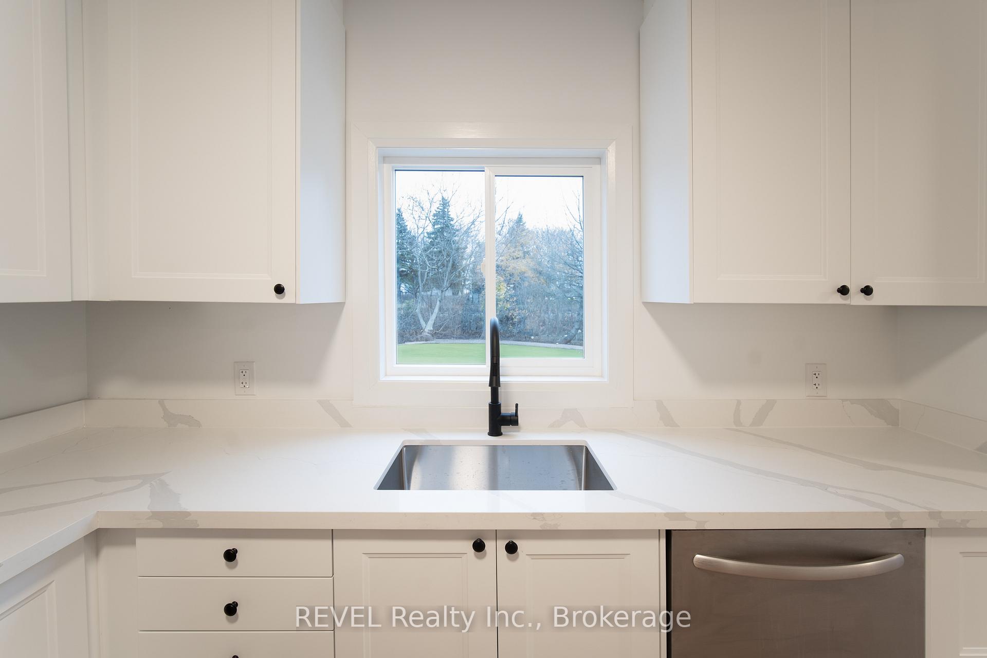 Photo 5 of Unit 1, 718 Ontario Road, Welland, Lincoln/Crowland — HOMEH
