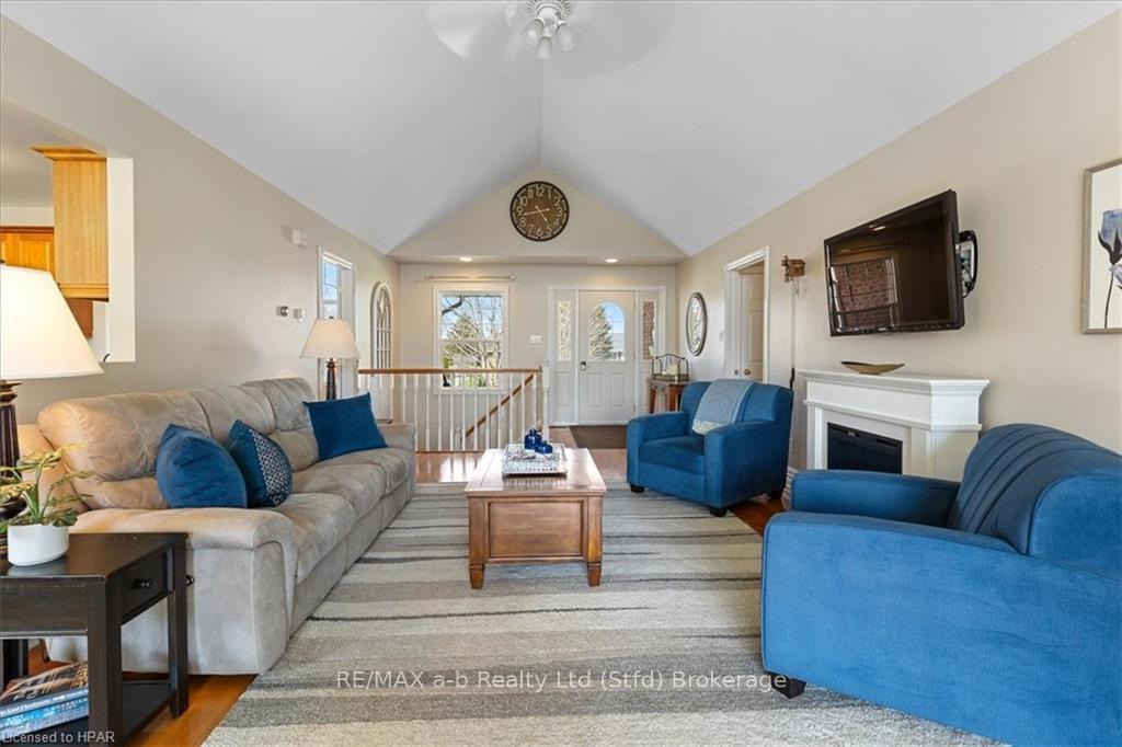 Photo 8 of 84 William Street, West Perth, Mitchell — HOMEH