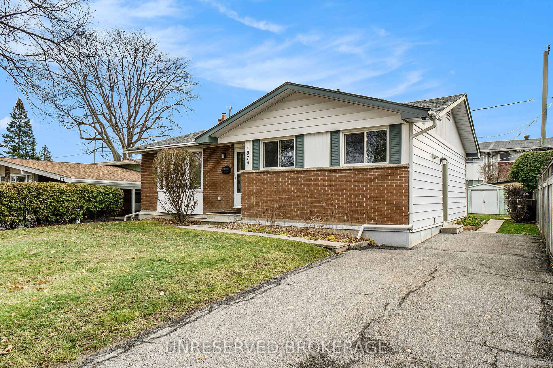 Photo 3 of 1974 Michigan Avenue, Ottawa, Guildwood Estates - Urbandale Acres — HOMEH