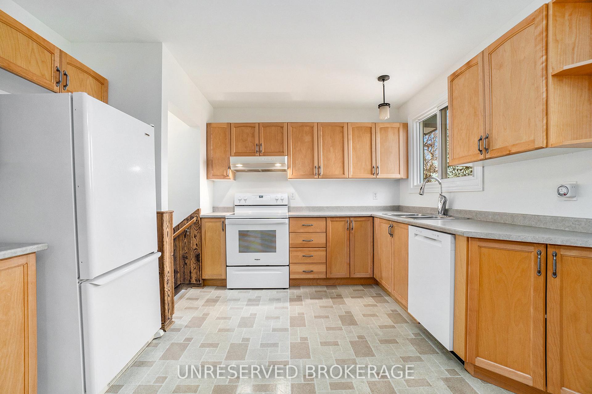 Photo 10 of 1974 Michigan Avenue, Ottawa, Guildwood Estates - Urbandale Acres — HOMEH