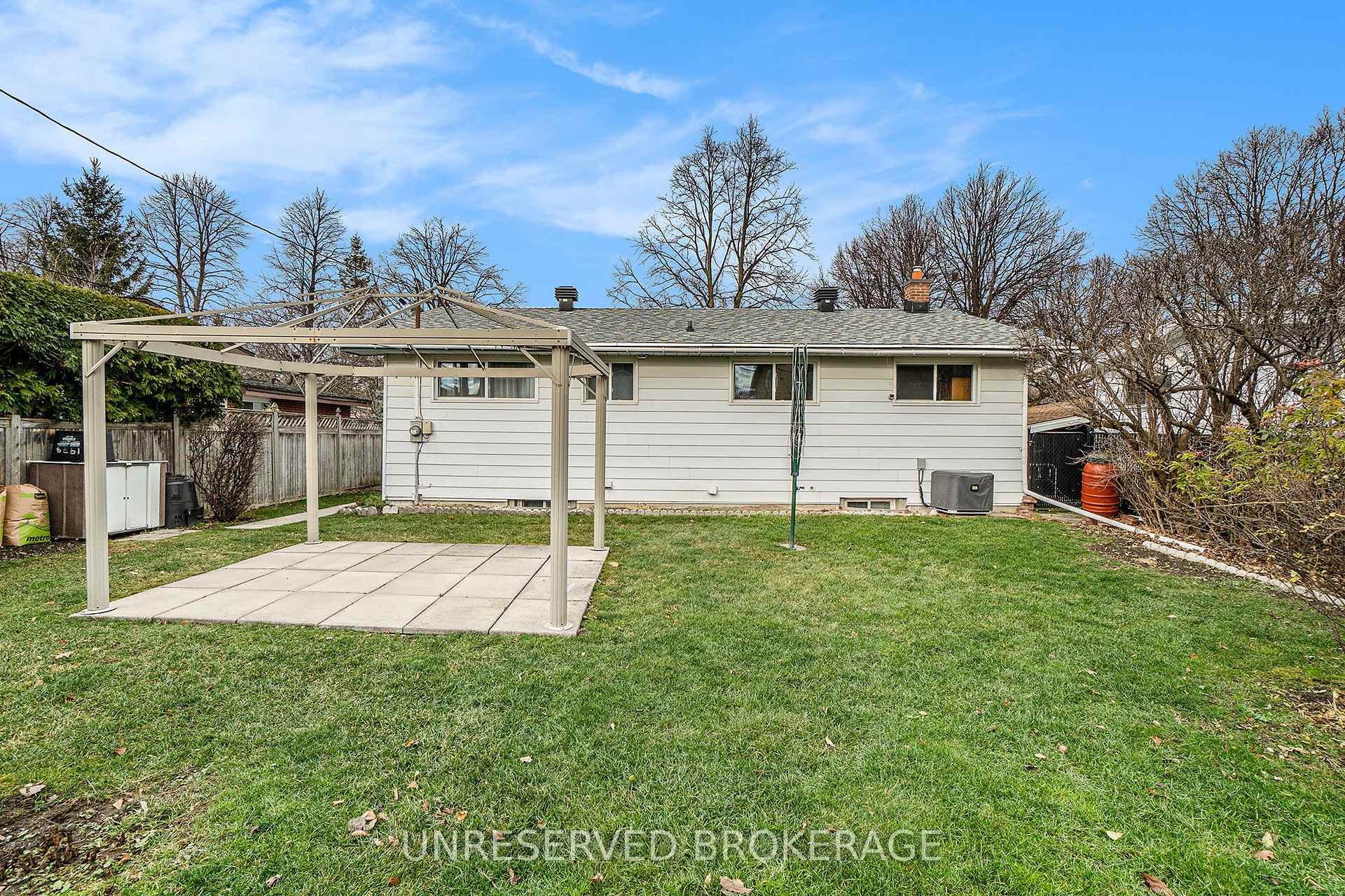 Photo 25 of 1974 Michigan Avenue, Ottawa, Guildwood Estates - Urbandale Acres — HOMEH