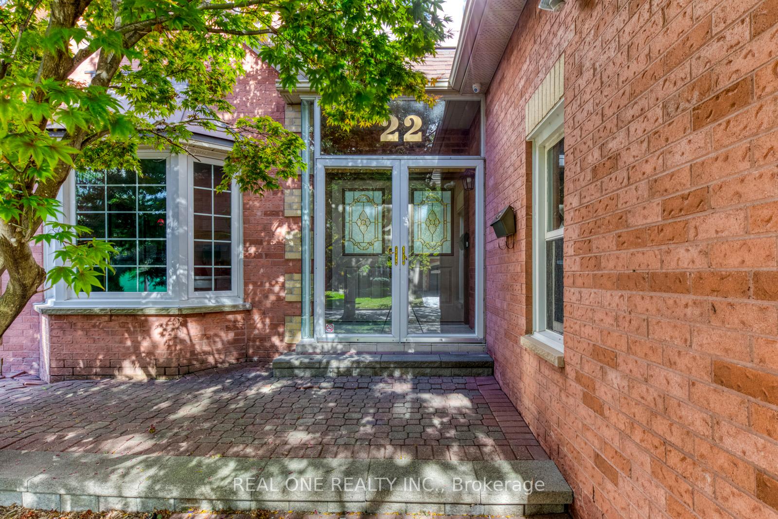 Photo 3 of 22 Arborfield Lane, Markham, Markville — HOMEH