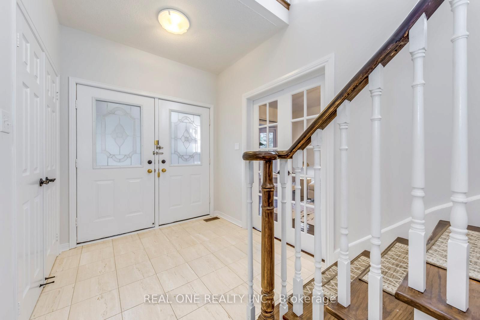 Photo 5 of 22 Arborfield Lane, Markham, Markville — HOMEH