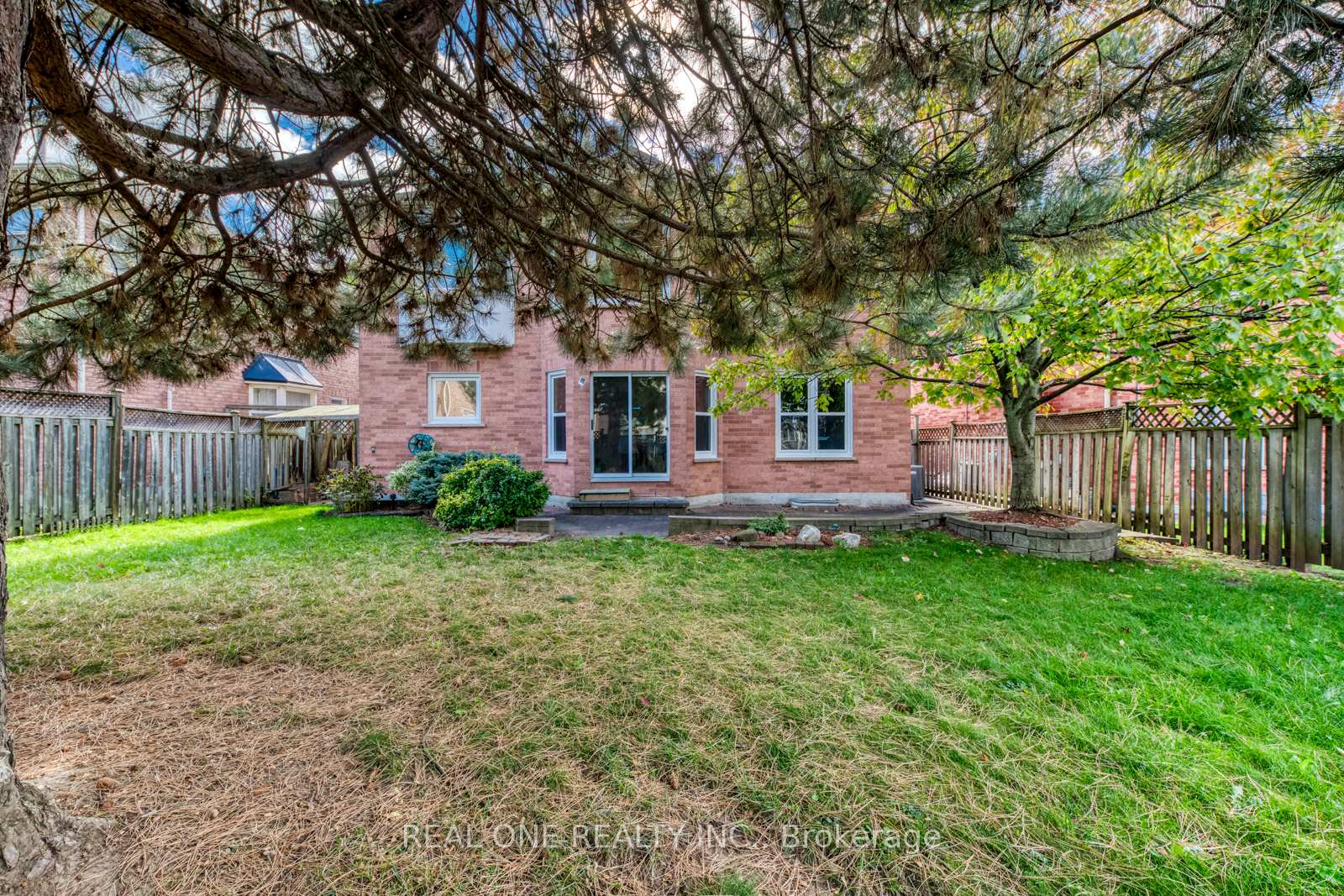 Photo 38 of 22 Arborfield Lane, Markham, Markville — HOMEH
