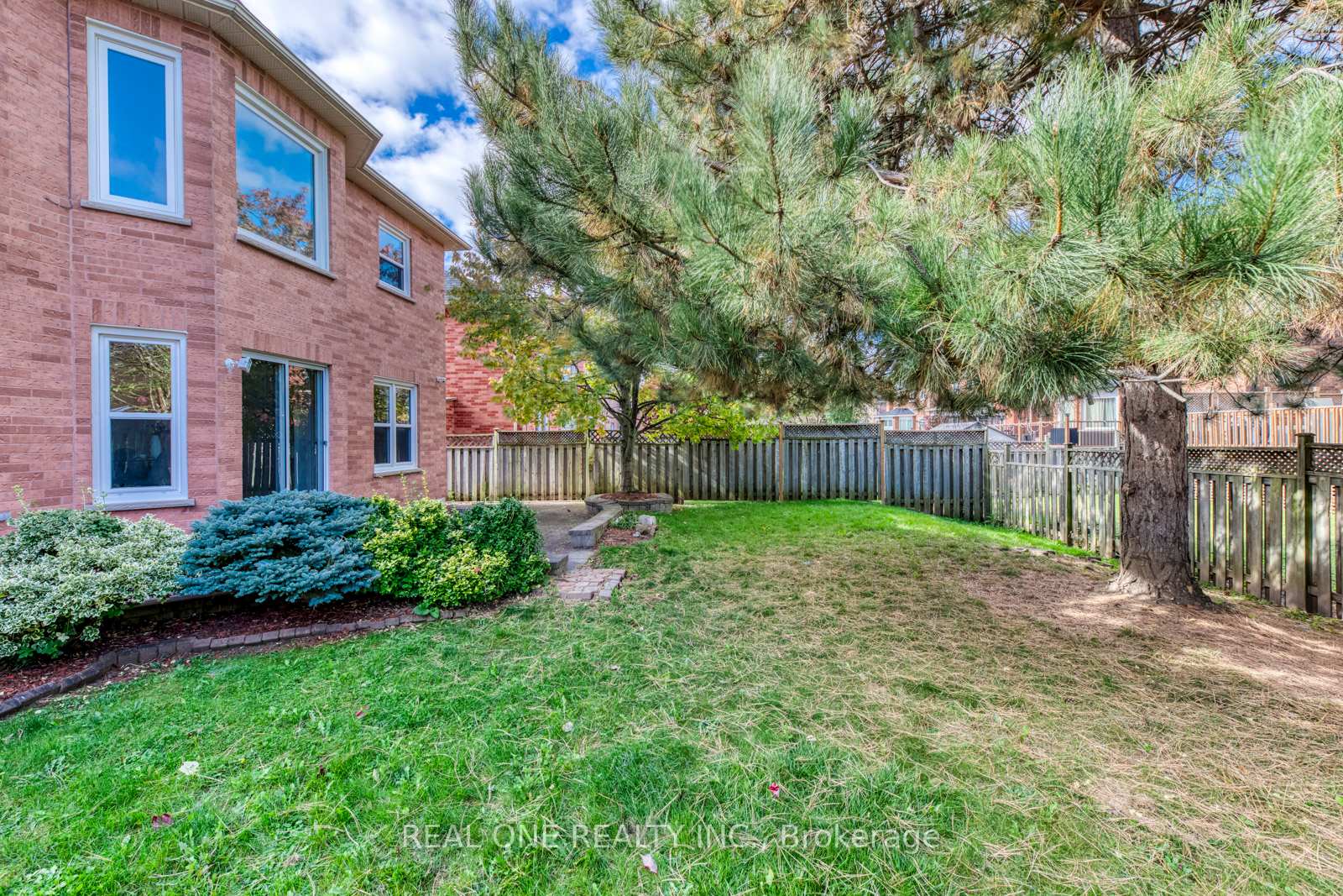 Photo 39 of 22 Arborfield Lane, Markham, Markville — HOMEH