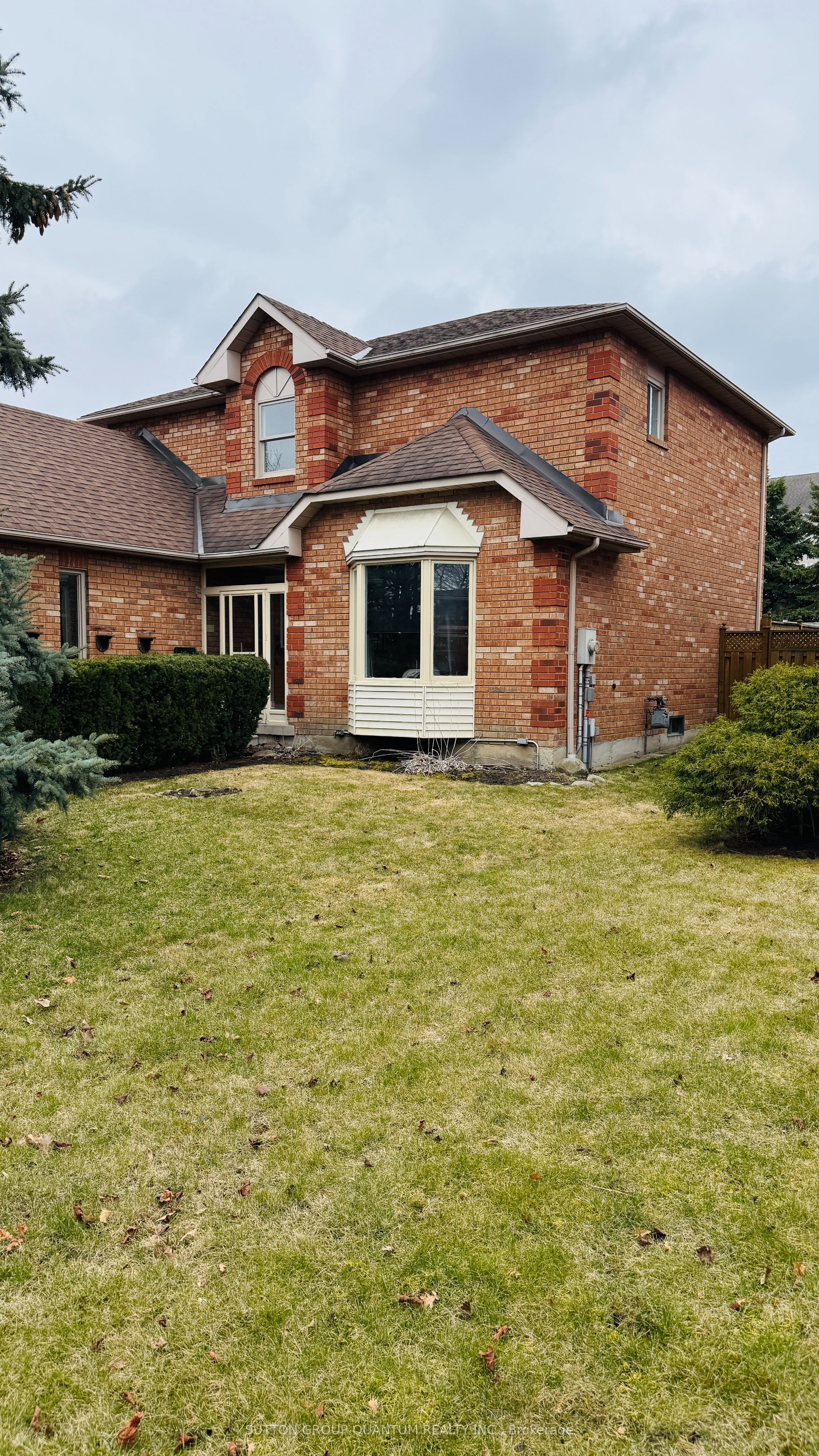 Photo 1 of 62 Irwin Drive, Whitby, Downtown Whitby — HOMEH