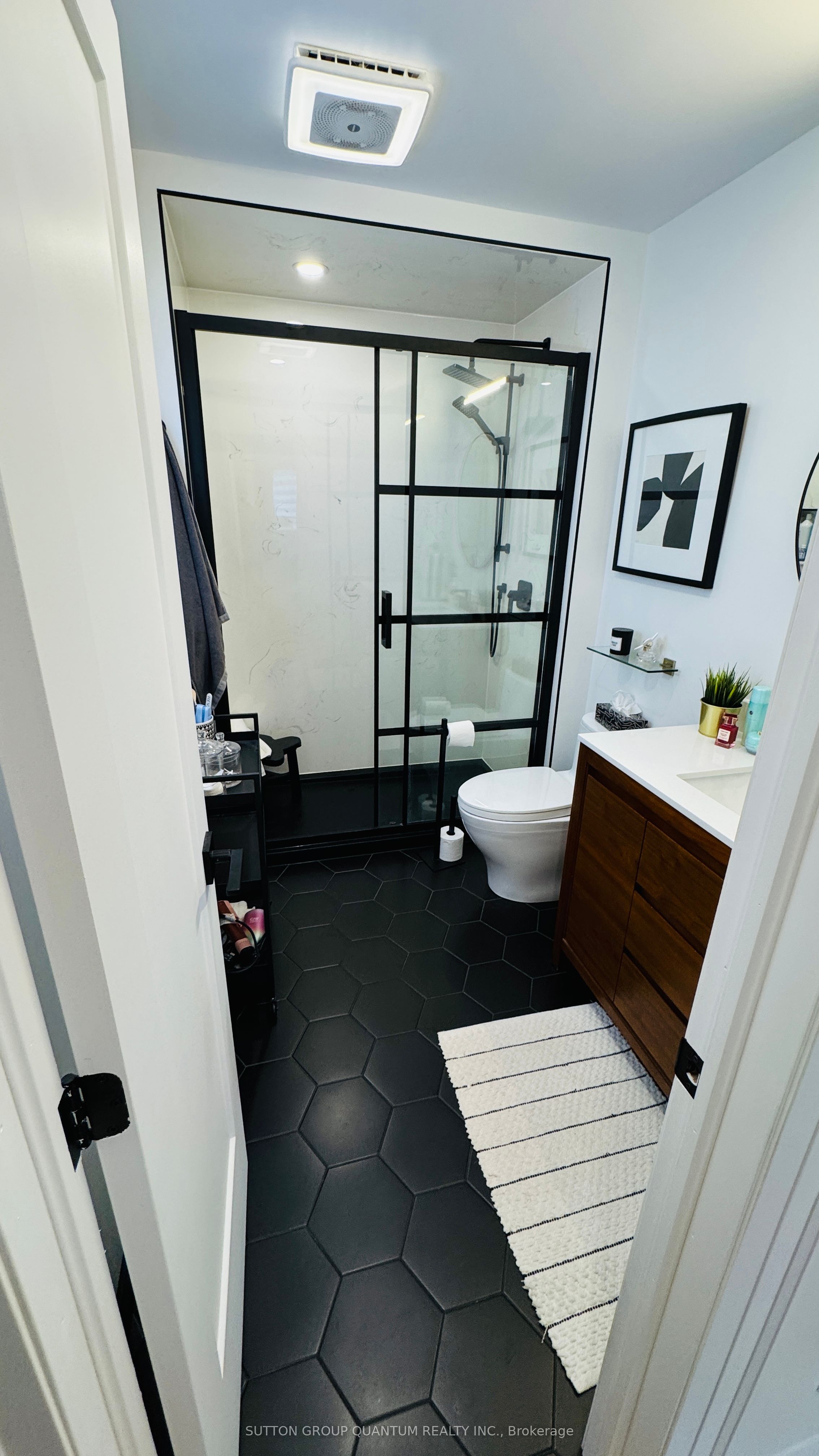 Photo 12 of 62 Irwin Drive, Whitby, Downtown Whitby — HOMEH