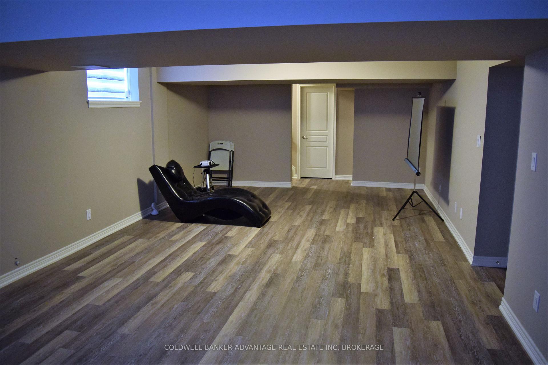 Photo 15 of 97 Crow Street S, Welland, Coyle Creek — HOMEH