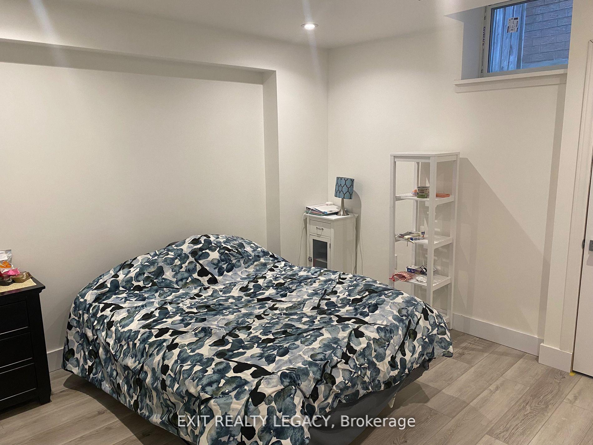 Photo 13 of 17 Camden Drive, Vaughan, Concord — HOMEH