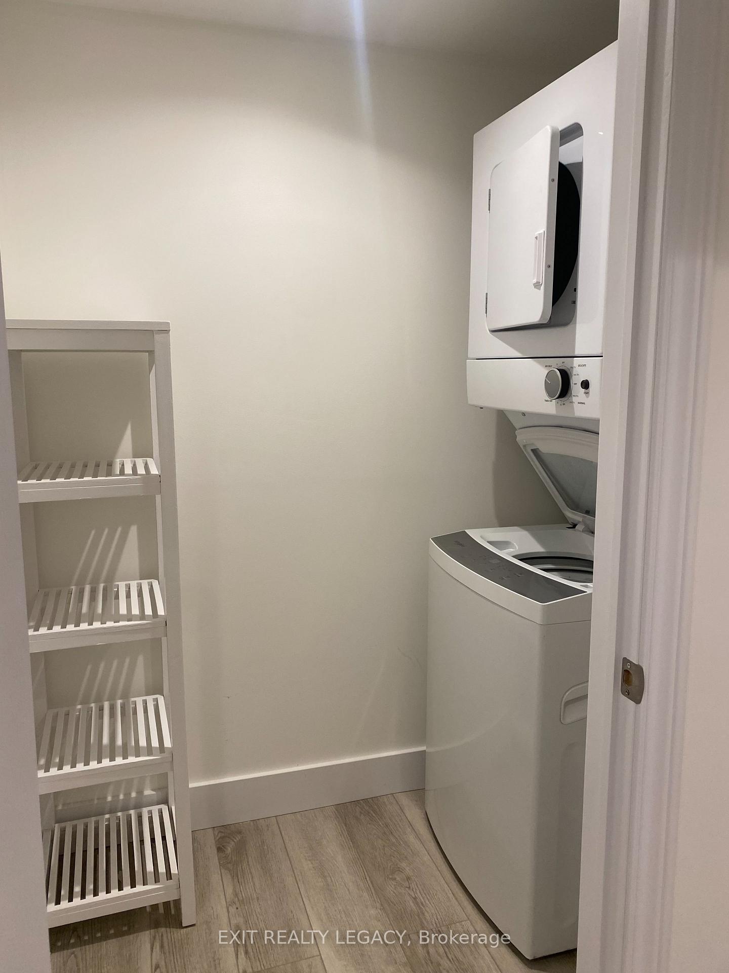 Photo 18 of 17 Camden Drive, Vaughan, Concord — HOMEH