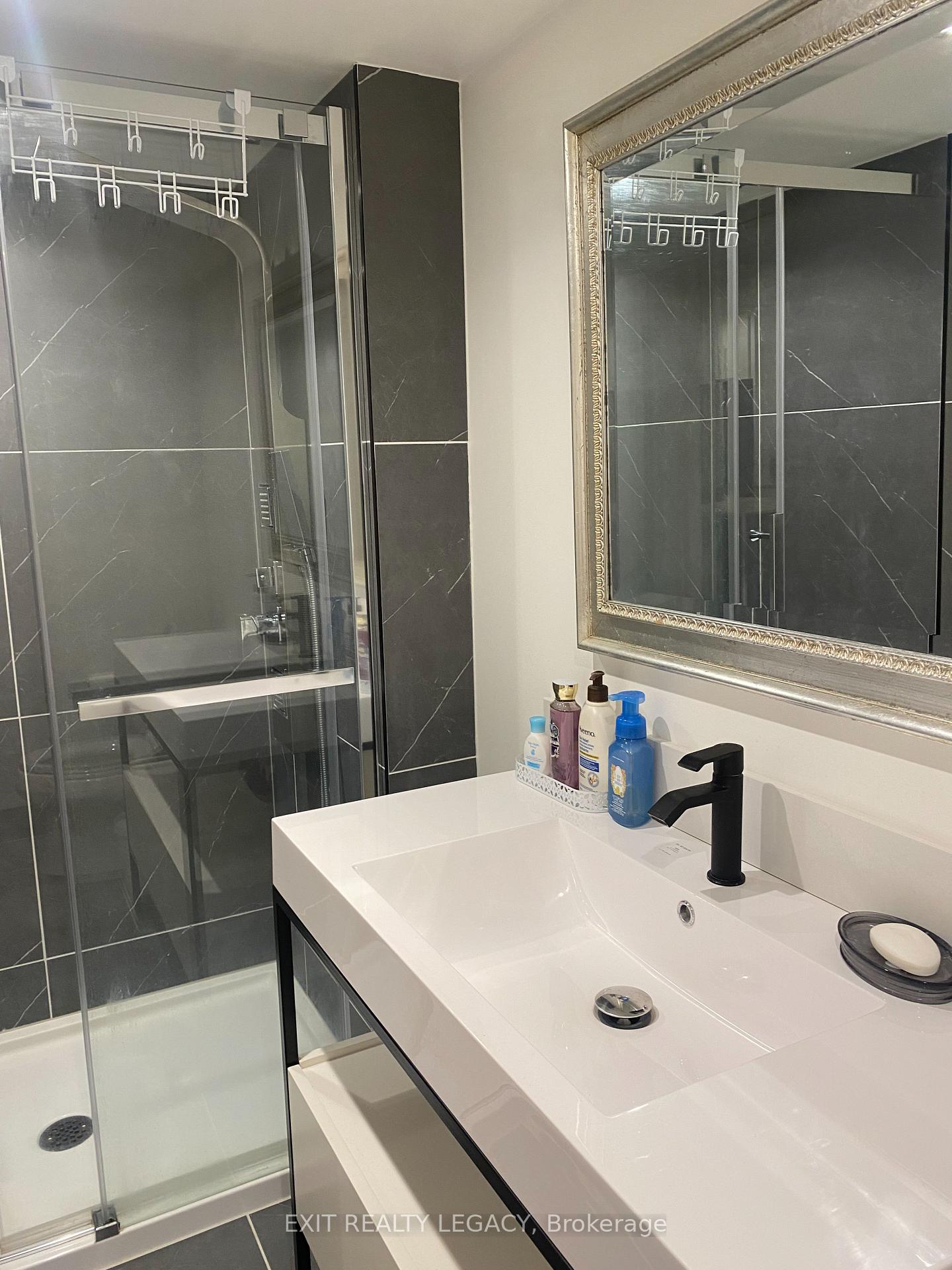 Photo 20 of 17 Camden Drive, Vaughan, Concord — HOMEH
