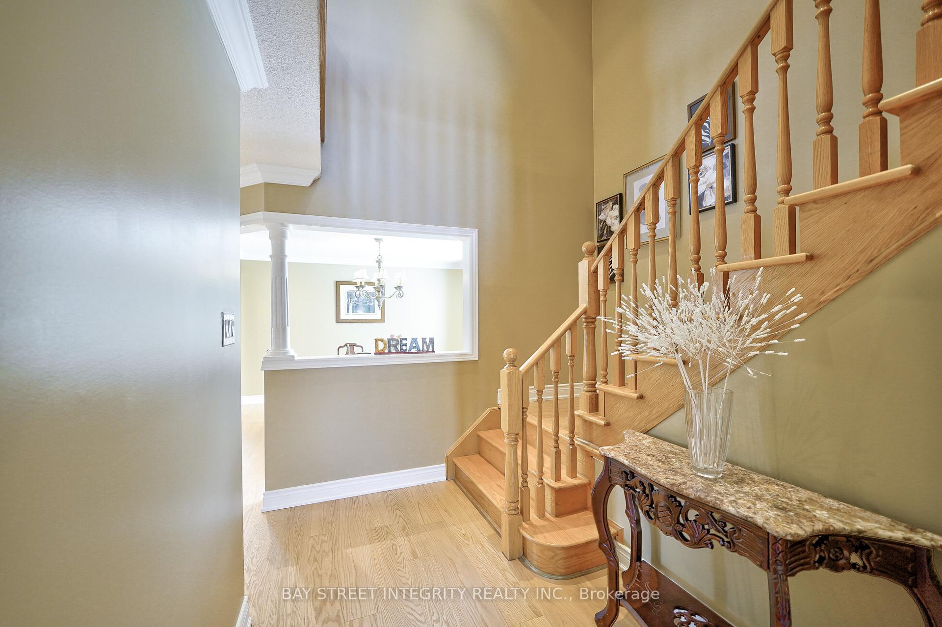 Photo 4 of 79 Westchester Crescent, Markham, Berczy — HOMEH